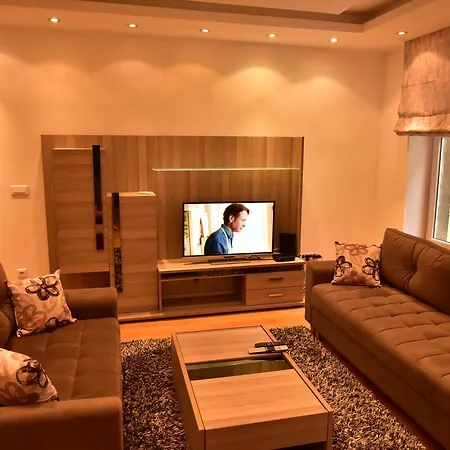 Ferhadija Luxury アパート *